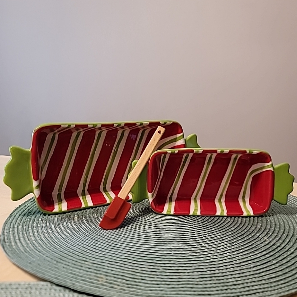Festive Striped Ceramic Baking Dishes with Spatula